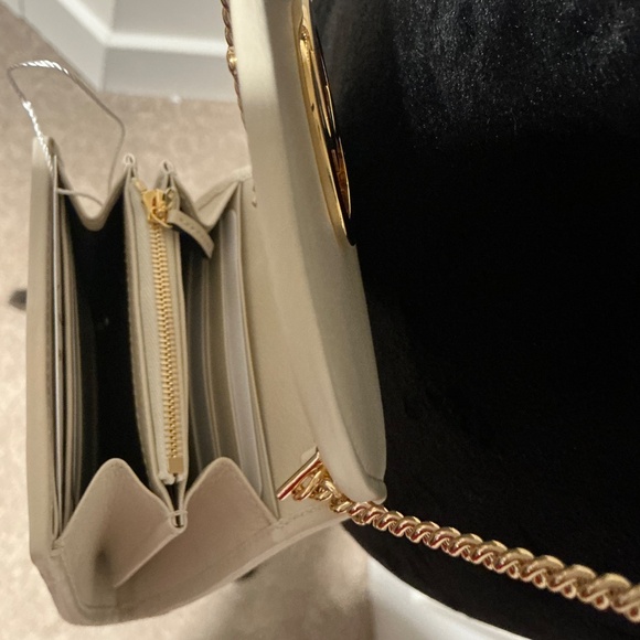 Gucci Blondie GG Wallet On Chain Crossbody Bag - Ivory - Picture 4 of 14